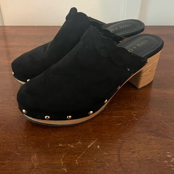 Chase and Chloe brand Black suede Clogs with Wooden Heel size 6.5 - Picture 1 of 9